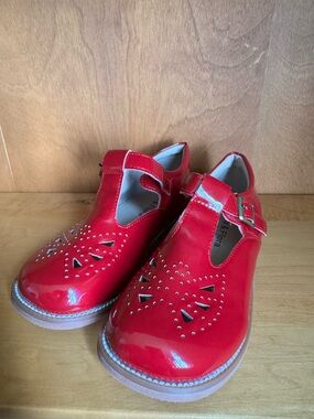 Girls Red Patent Mary Jane Dress Shoes with Buckle